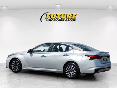 Certified 2025 Nissan Altima 2.5 SV FWD image 7