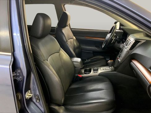 Used 2014 Subaru Outback 2.5i Limited AWD/4WD image 8