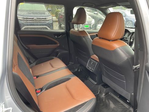 Used 2025 Subaru Forester Touring AWD/4WD image 14