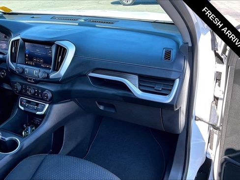 Used 2022 GMC Terrain SLE w/ Driver Convenience Package AWD/4WD image 25