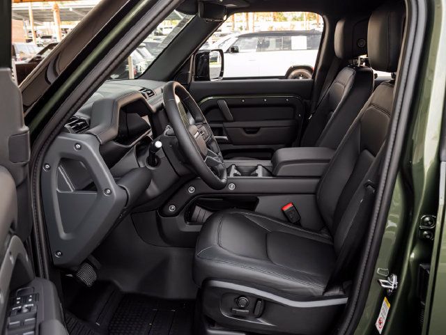 New 2026 Land Rover Defender 110 X-Dynamic SE AWD/4WD image 14