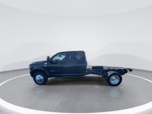 New 2026 RAM 4500 4x4 Crew Cab DRW w/ Laramie Trim Package image 5