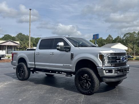 Used 2018 Ford F250 Lariat AWD/4WD image 2