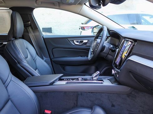 New 2026 Volvo V60 B5 Cross Country Ultra w/ Climate Package image 19