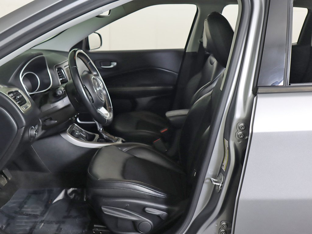 Used 2018 Jeep Compass Latitude AWD/4WD image 21