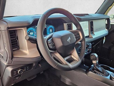 New 2025 Ford Bronco Outer Banks AWD/4WD image 3