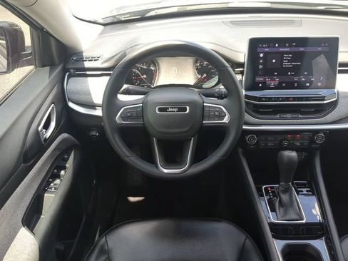 Used 2022 Jeep Compass Latitude w/ Sun and Sound Group FWD image 18