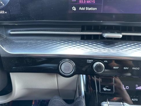 Used 2023 Kia Carnival SX Prestige FWD image 46