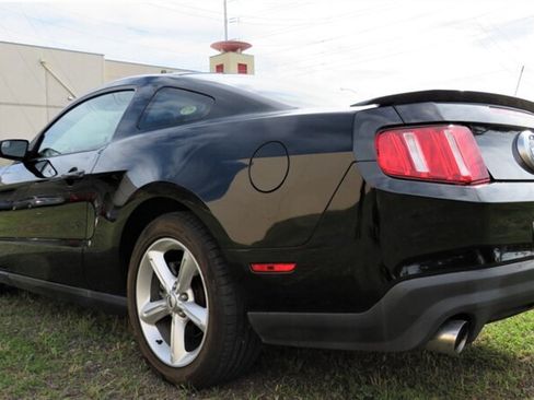 Used 2012 Ford Mustang GT RWD image 5