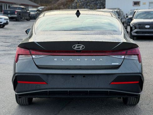 New 2026 Hyundai Elantra Blue image 4