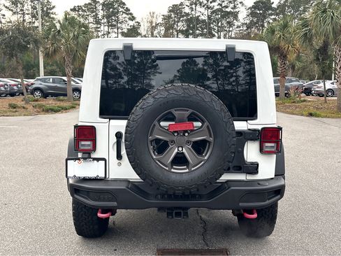 Used 2018 Jeep Wrangler Unlimited Rubicon image 25