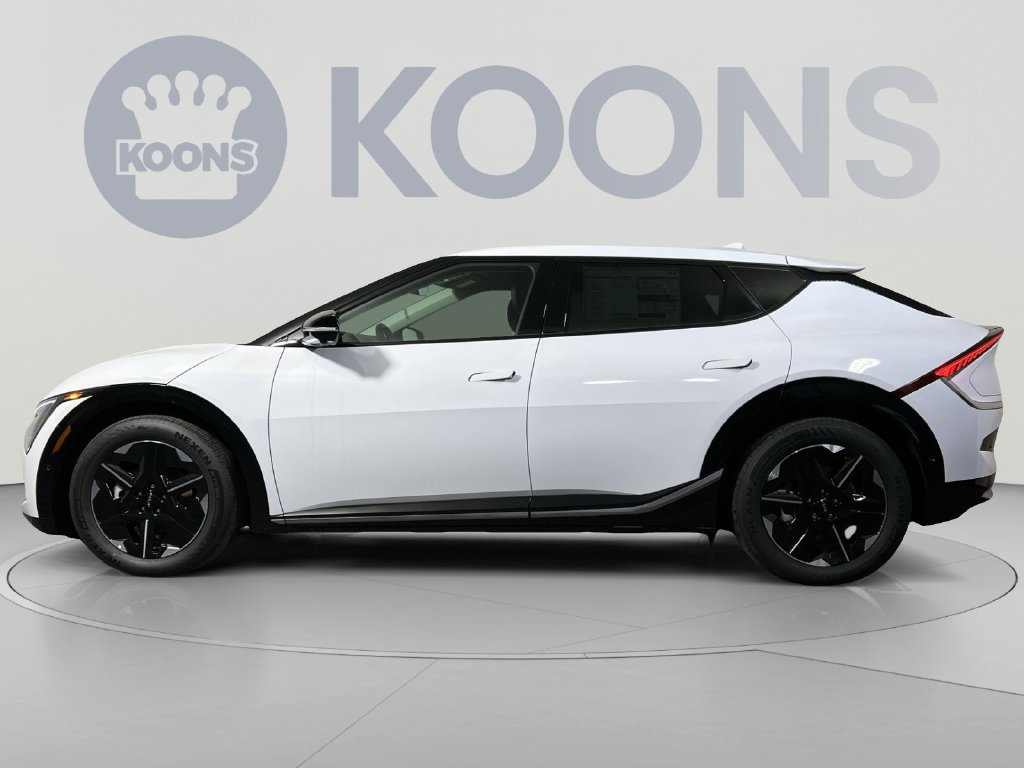 Used 2025 Kia EV6 Wind AWD/4WD image 2