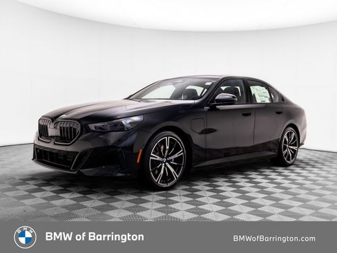 New 2027 BMW 550e xDrive AWD/4WD image 1