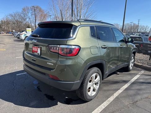 Used 2020 Jeep Compass Latitude image 2