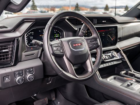 Used 2024 GMC Sierra 2500 AT4 AWD/4WD image 10