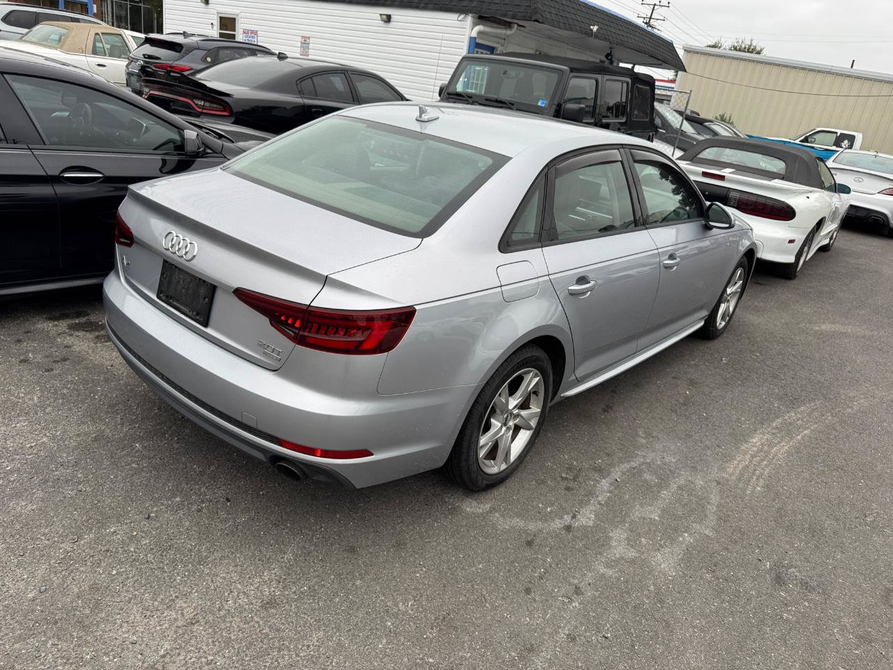 Used 2018 Audi A4 2.0T Ultra Premium w/ Convenience Package FWD image 5