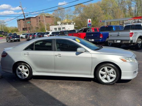 Used 2009 Toyota Camry SE FWD image 5