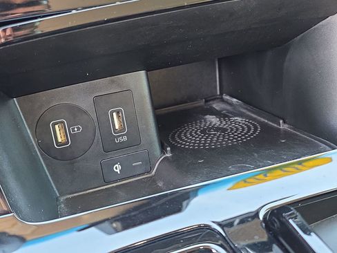 Used 2020 Kia Cadenza Limited image 22