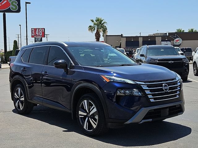 Used 2025 Nissan Rogue SL AWD/4WD image 6