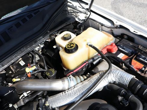 Used 2017 Ford F550 4x4 Regular Cab Super Duty image 15