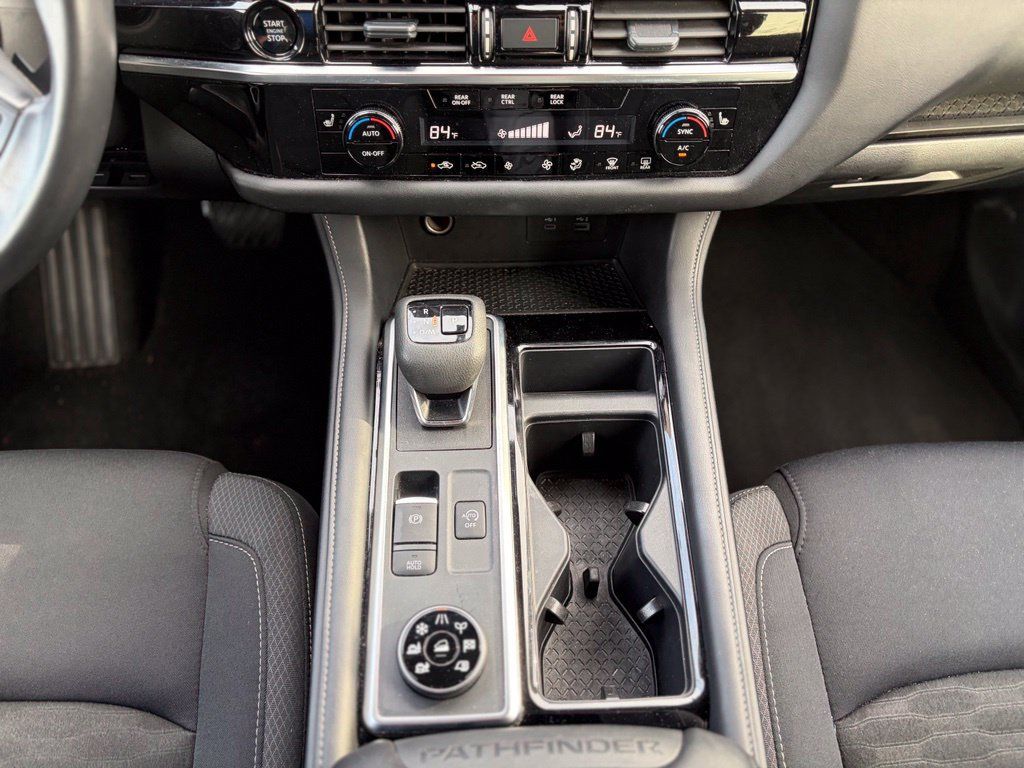 Used 2025 Nissan Pathfinder SV AWD/4WD image 29