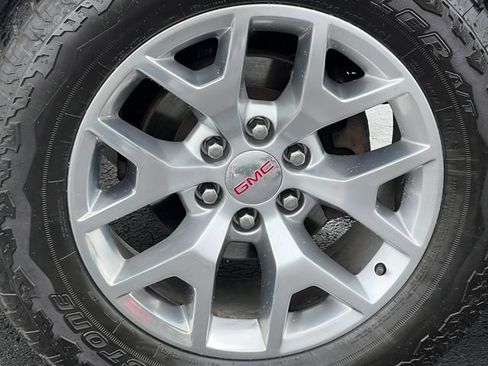 Used 2016 GMC Yukon XL SLT w/ Open Road Package AWD/4WD image 8