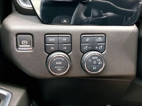 Used 2024 Chevrolet Silverado 1500 High Country w/ Z71 Off-Road Package AWD/4WD image 35