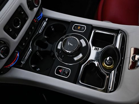 Used 2020 Rolls-Royce Wraith image 36