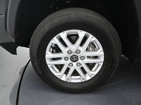 Used 2023 Toyota Tundra SR5 w/ SR5 Premium Package AWD/4WD image 39