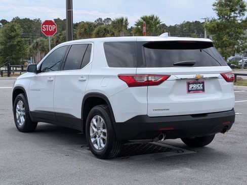 Used 2021 Chevrolet Traverse LS FWD image 3
