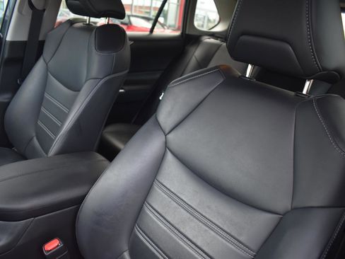 Used 2020 Toyota RAV4 XLE Premium FWD image 28
