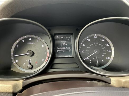 Used 2018 Hyundai Santa Fe Sport FWD image 13
