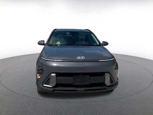 Used 2025 Hyundai Kona SEL image 4