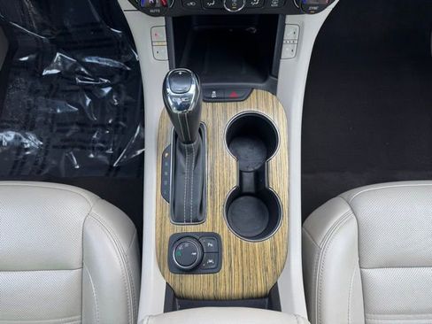 Used 2018 GMC Acadia Denali image 26