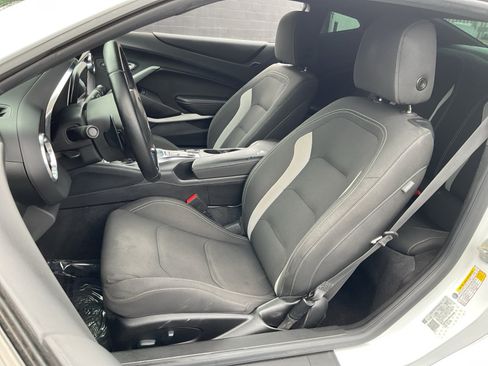 Used 2021 Chevrolet Camaro LT w/ Technology Package RWD image 18