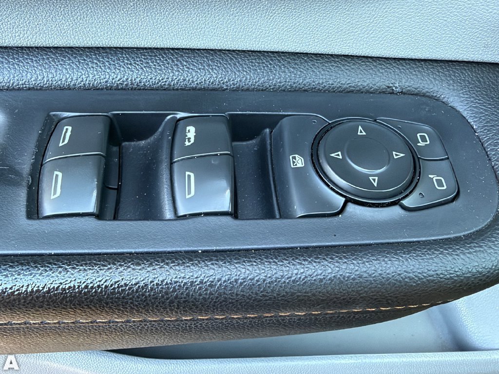 Used 2020 GMC Terrain SLE FWD image 6