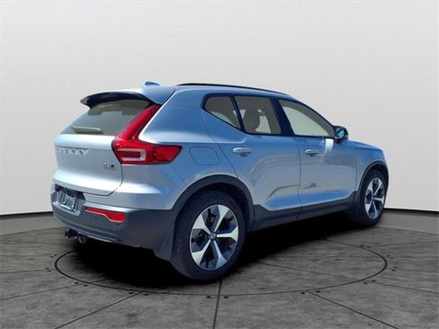 Used 2023 Volvo XC40 B5 Plus w/ Protection Package Premier image 4