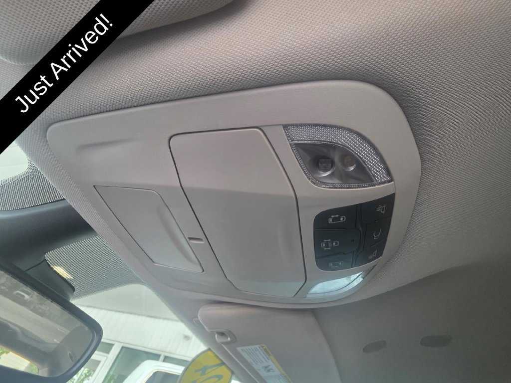 Certified 2024 Chrysler Pacifica Touring-L FWD image 29
