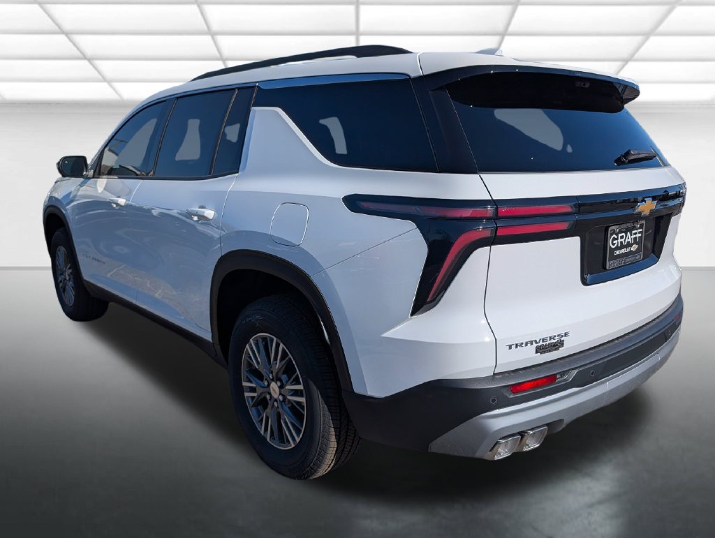 New 2027 Chevrolet Traverse LT w/ Driver Confidence Package FWD image 2