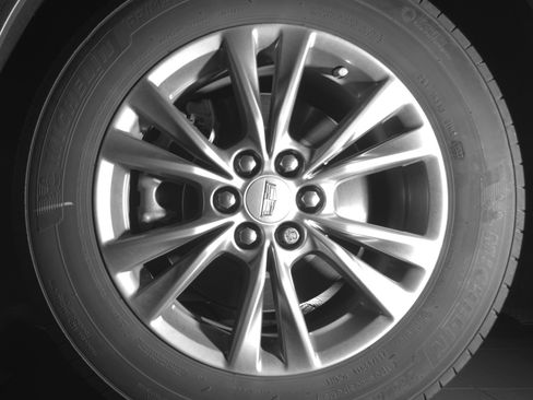 Certified 2022 Cadillac XT5 Premium Luxury FWD image 10