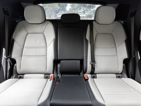 Certified 2025 Porsche Cayenne E-Hybrid AWD/4WD image 28