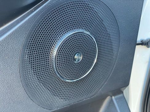 Used 2024 Ford Expedition Limited image 13