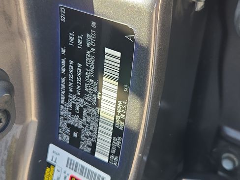 Used 2023 Toyota Highlander XLE FWD image 34