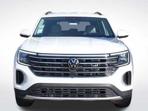 New 2026 Volkswagen Atlas SE image 2