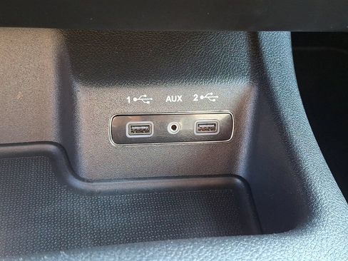 Used 2019 Dodge Durango R/T w/ Technology Group AWD/4WD image 28