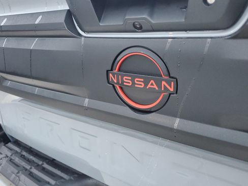 Used 2025 Nissan Frontier PRO-4X image 9