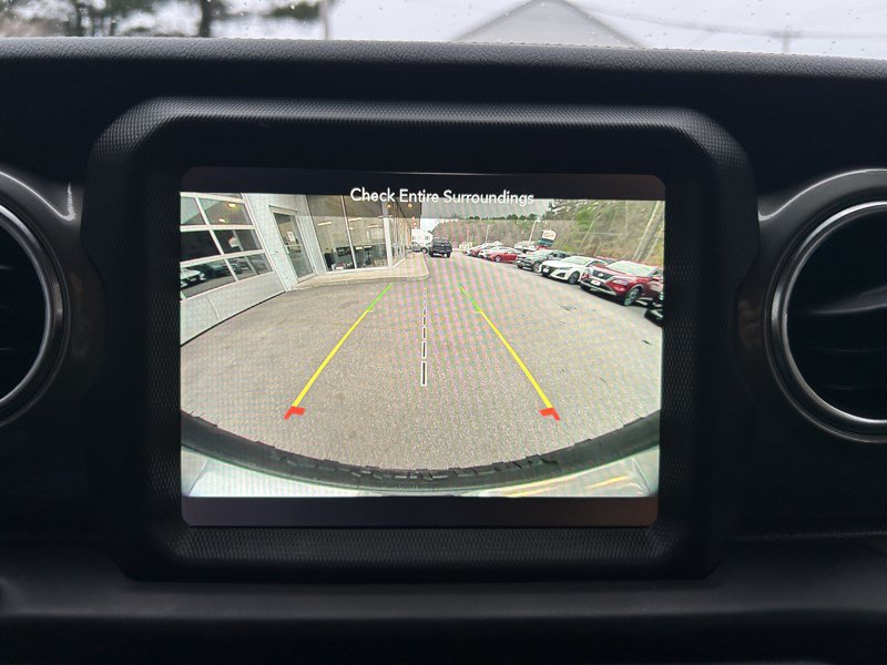 Used 2021 Jeep Wrangler Unlimited Sahara AWD/4WD image 14