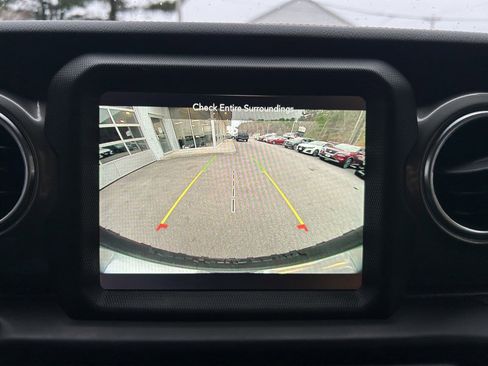 Used 2021 Jeep Wrangler Unlimited Sahara image 14