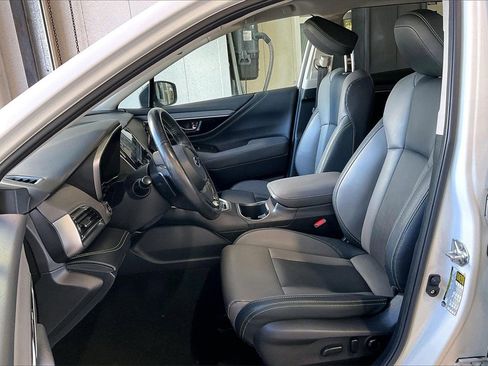 Used 2024 Subaru Outback Onyx Edition image 3