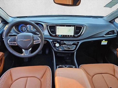 New 2026 Chrysler Pacifica Pinnacle FWD image 11